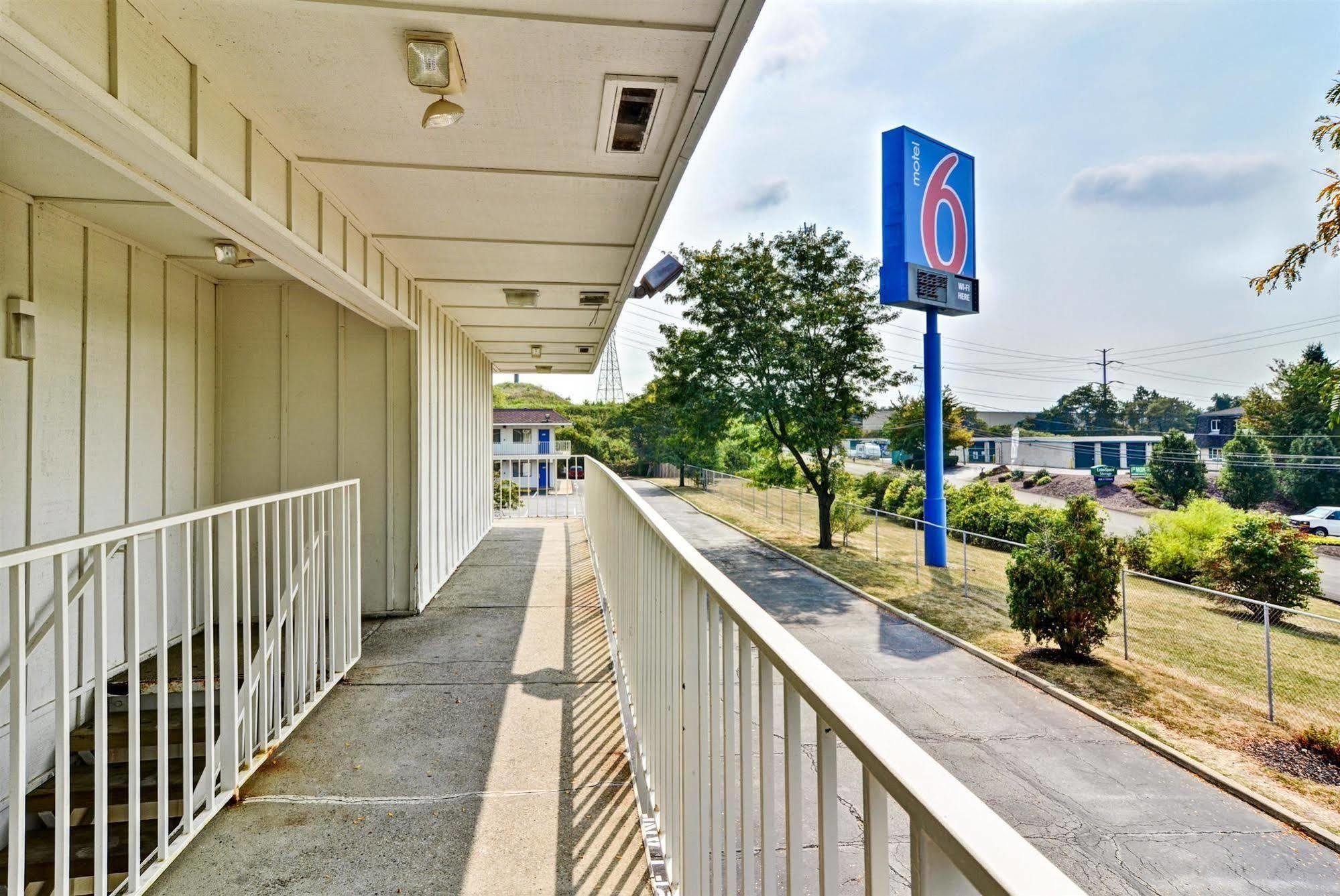 Motel 6-Pittsburgh, Pa - Crafton Экстерьер фото